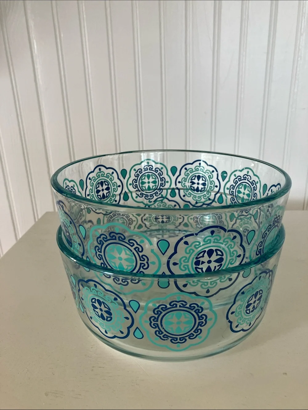 Pyrex Retro Blue Medallion/Pinwheel 1 1/2 Quarts Glass Bowls (2)